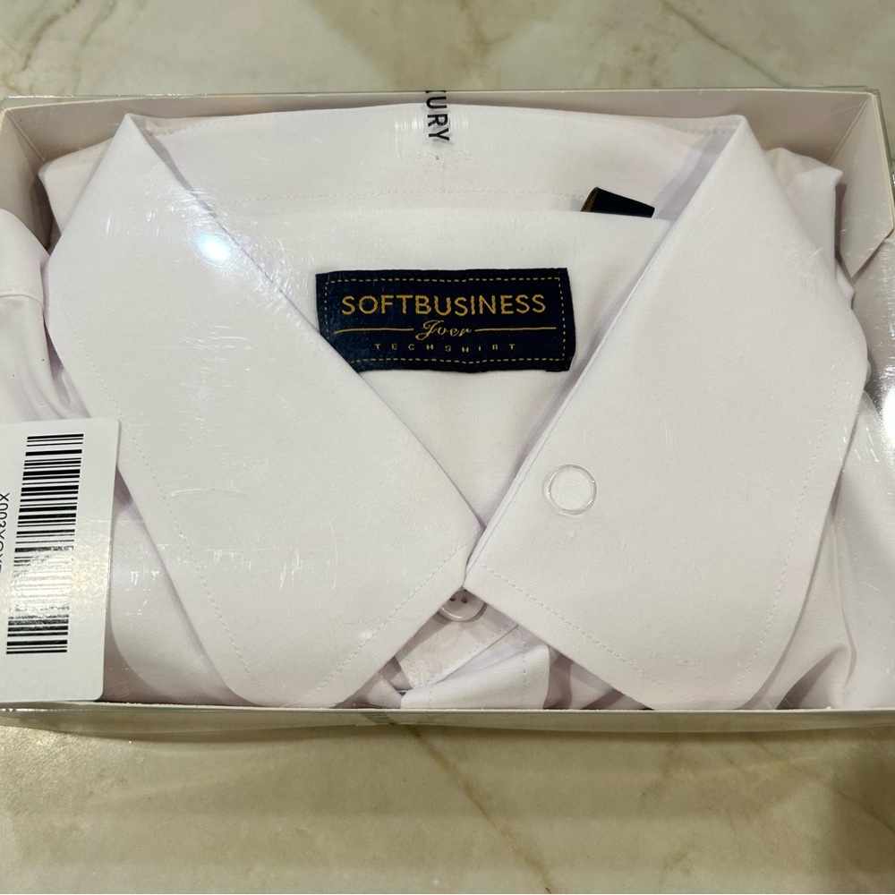 Men's Classic White Dress Shirt. Long sleeve button up. Large